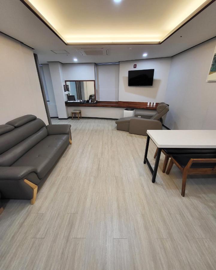 Hotel Gongjicheon Chuncheon Bagian luar foto