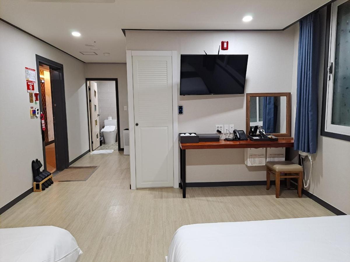 Hotel Gongjicheon Chuncheon Bagian luar foto
